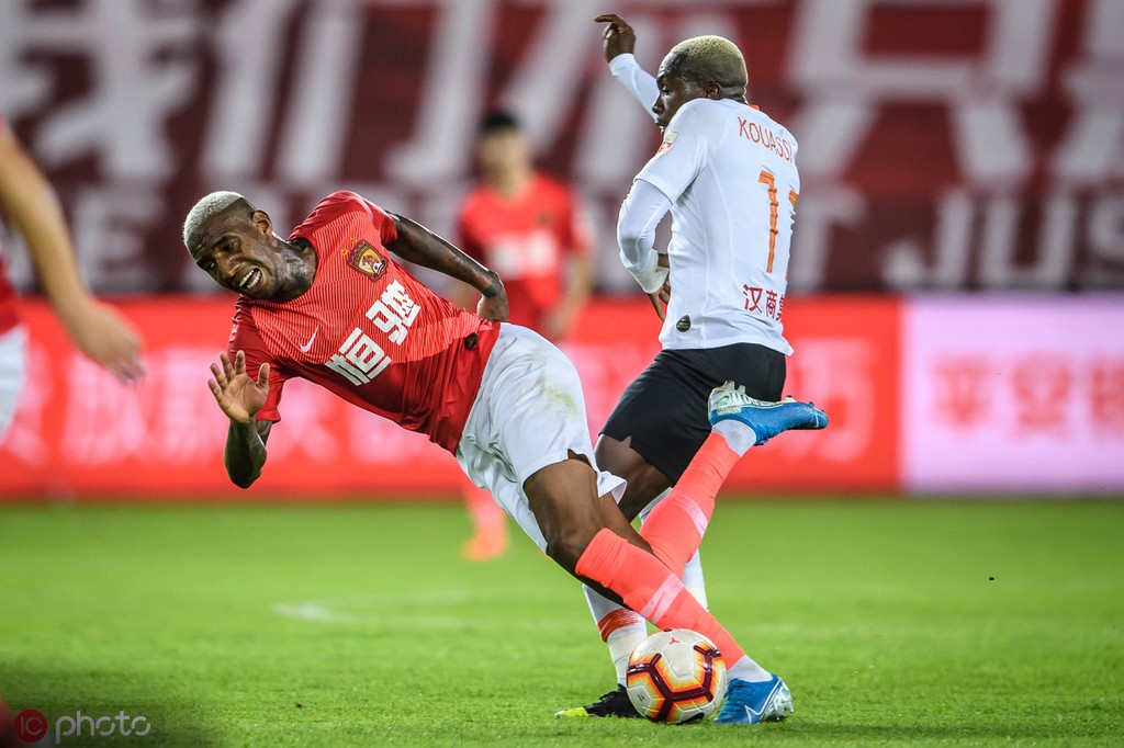 爱游戏体育官网-浦和红钻三连胜，顺利晋级亚冠半决赛的简单介绍