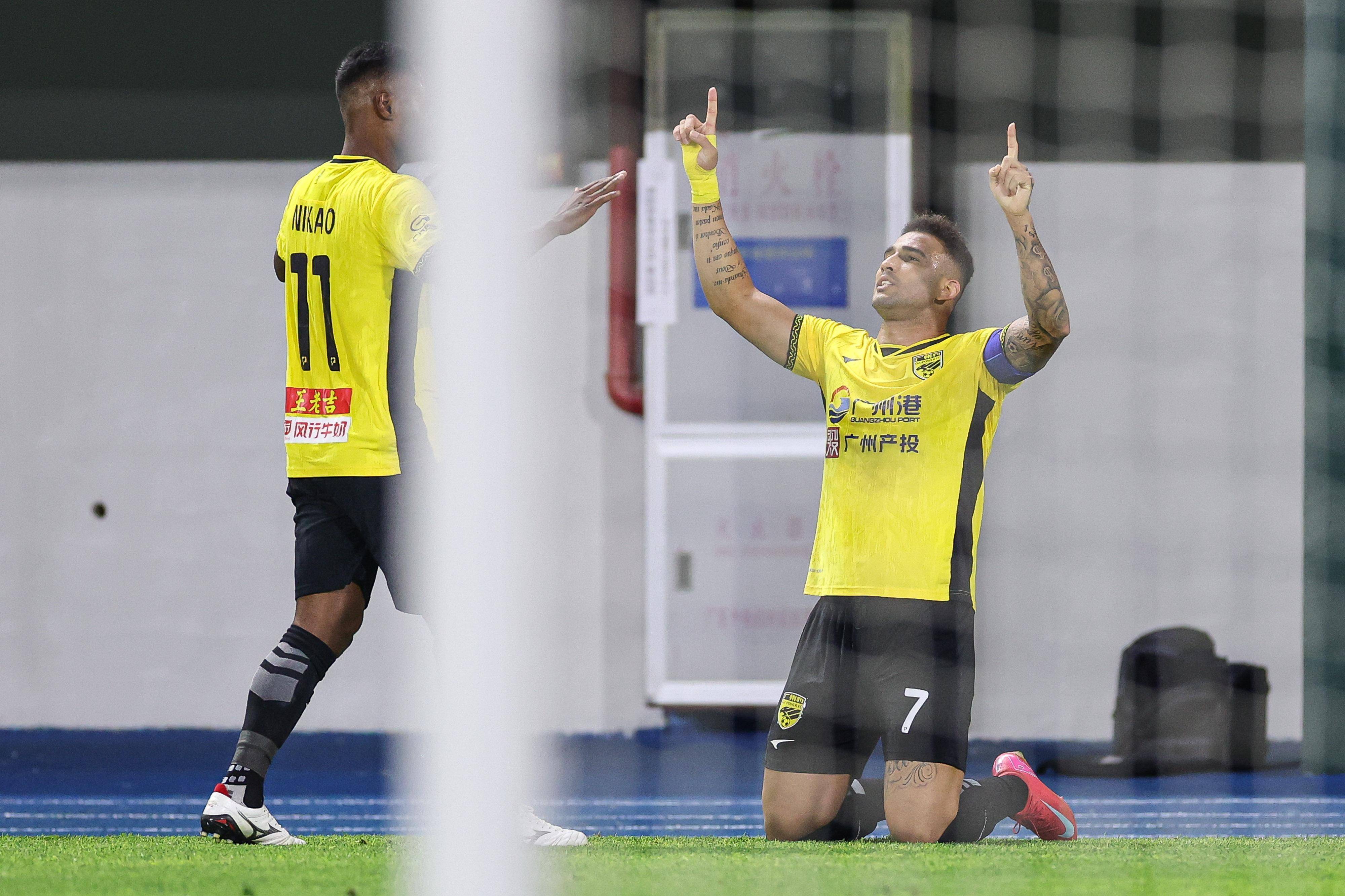 爱游戏官方登录入口-包含广东魔豹主场击败对手，加强实力的词条