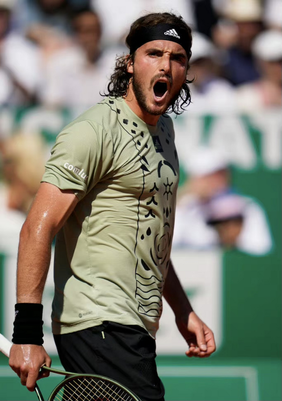 包含网球项目竞争激烈，西班牙选手屡获胜利的词条