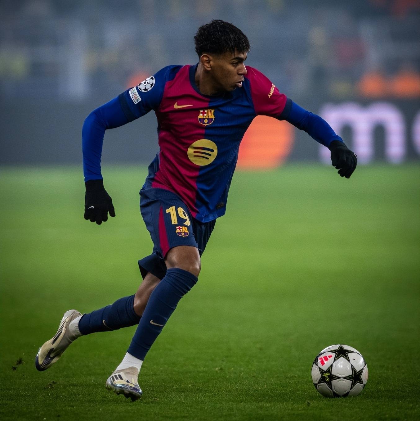 巴塞罗那主场遭遇逆袭，出线形势逐渐紧张的简单介绍