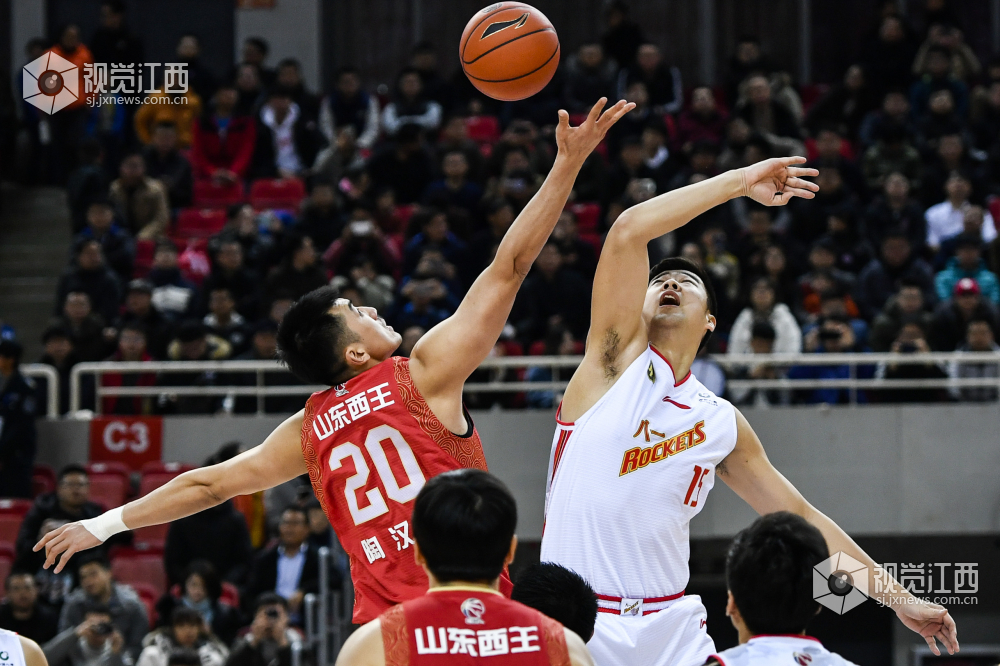 爱游戏官方入口-关于八一男篮主场告捷，稳坐积分榜前列的信息