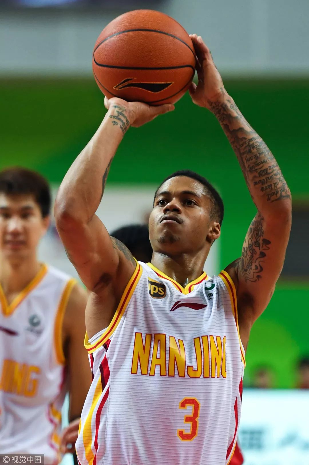 关于八一男篮主场告捷，稳坐积分榜前列的信息