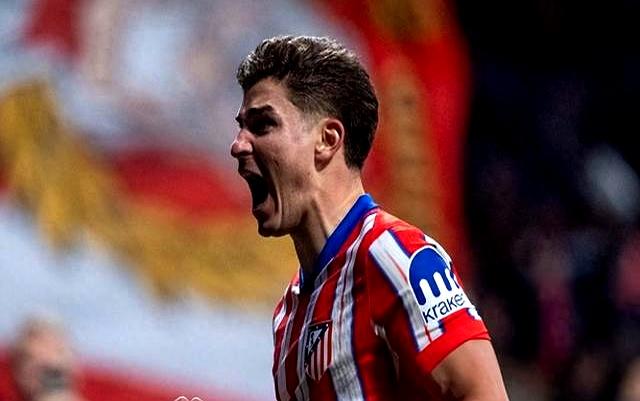 关于阿根廷国脚阿奎罗转会间歇期加盟西甲豪门巴塞罗那的信息