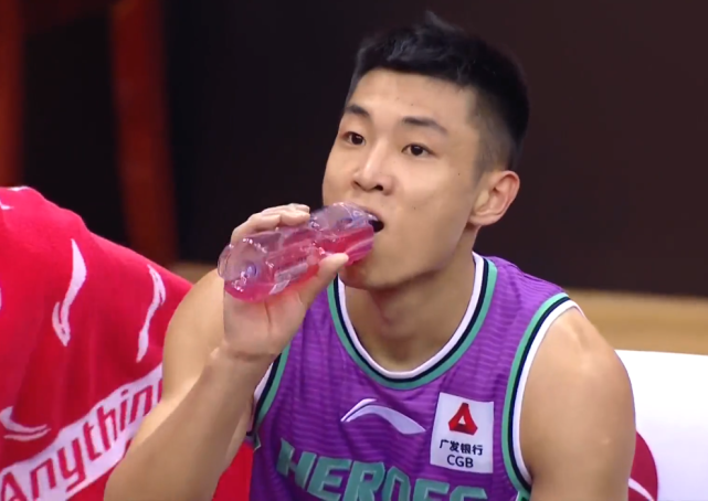 猛龙战胜雄狮，夺得常规赛冠军