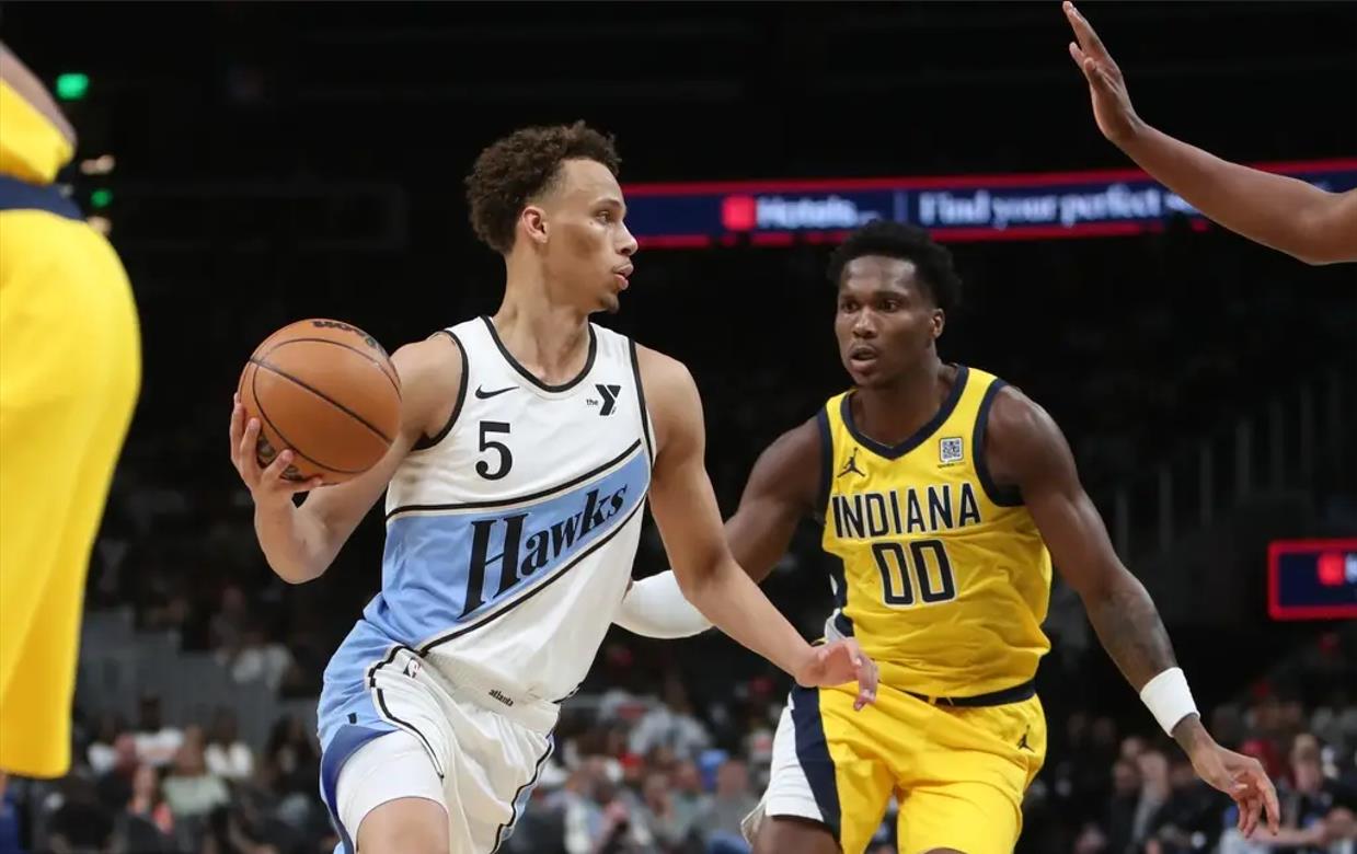 关于老鹰惨败步行者，三连败后排名下滑的信息