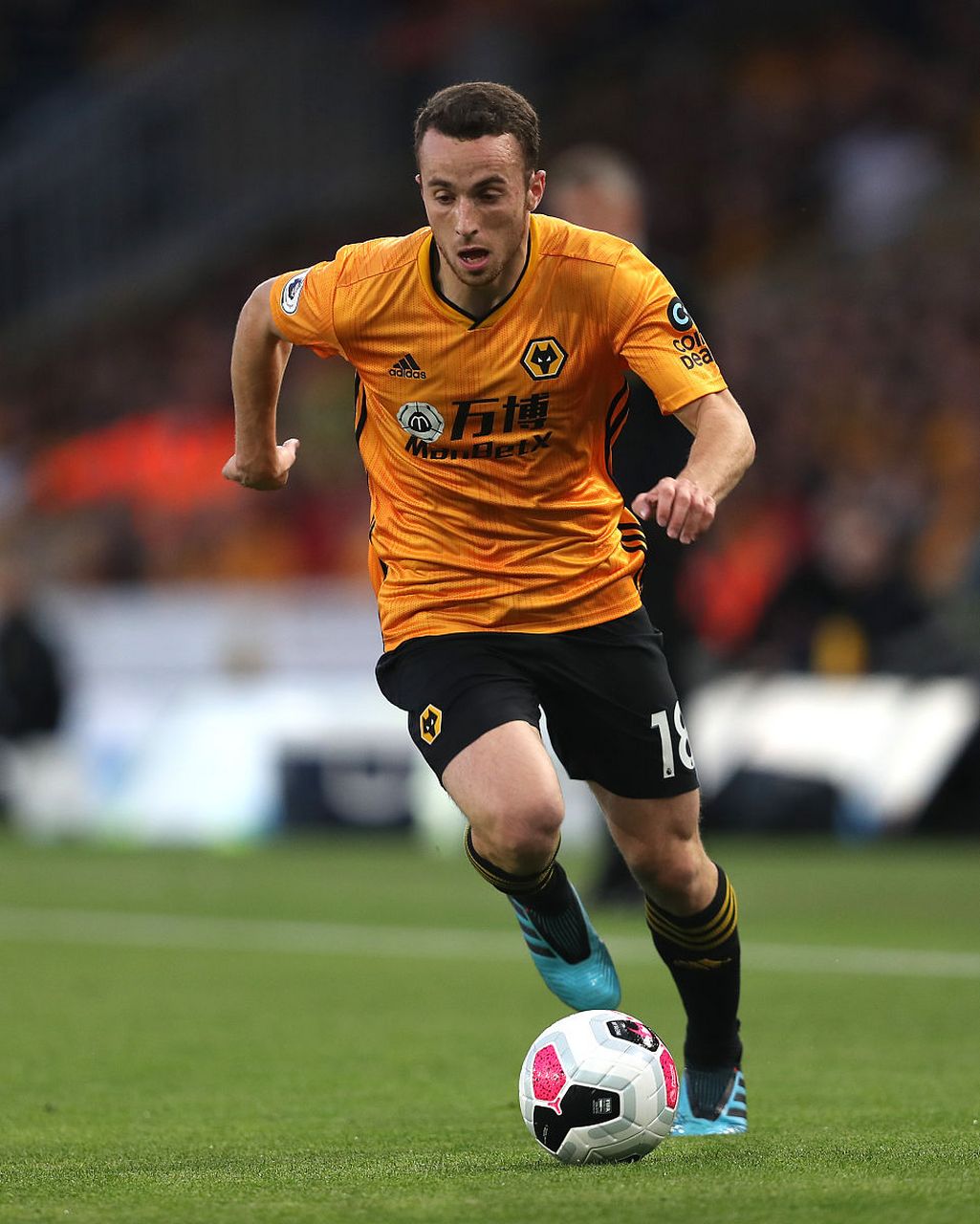 狼队喜获连胜，实力逐渐崛起