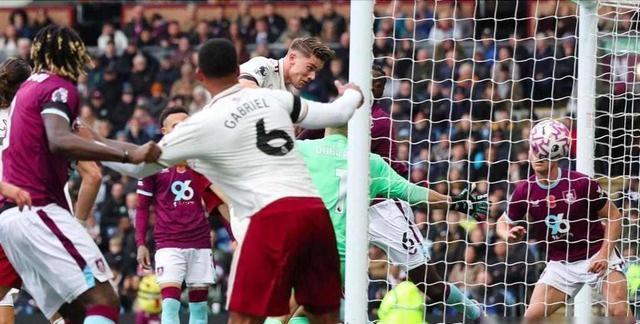 阿森纳客场击败伯恩利，挺胸前行