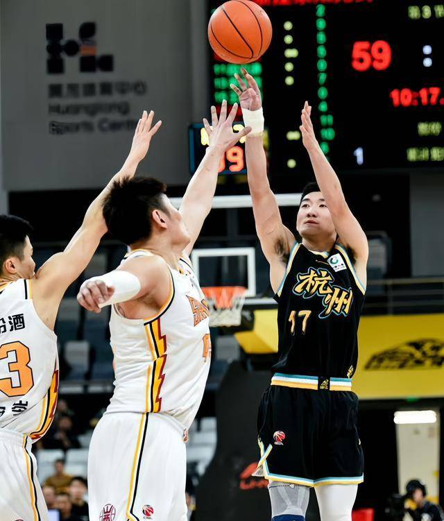 爱游戏app-北京队豪取胜利，领跑季后赛积分榜的简单介绍